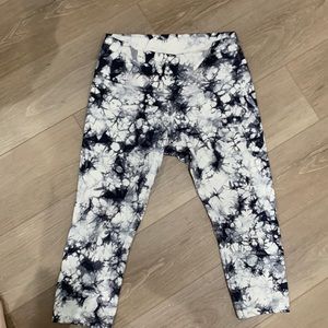 Lulu Lemon capri leggings. Size 12